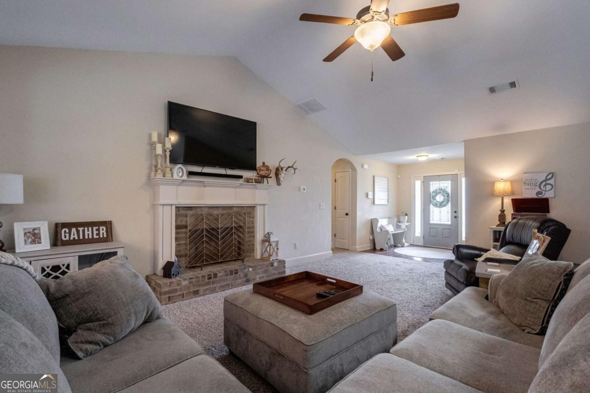 645 Lake Vista DR