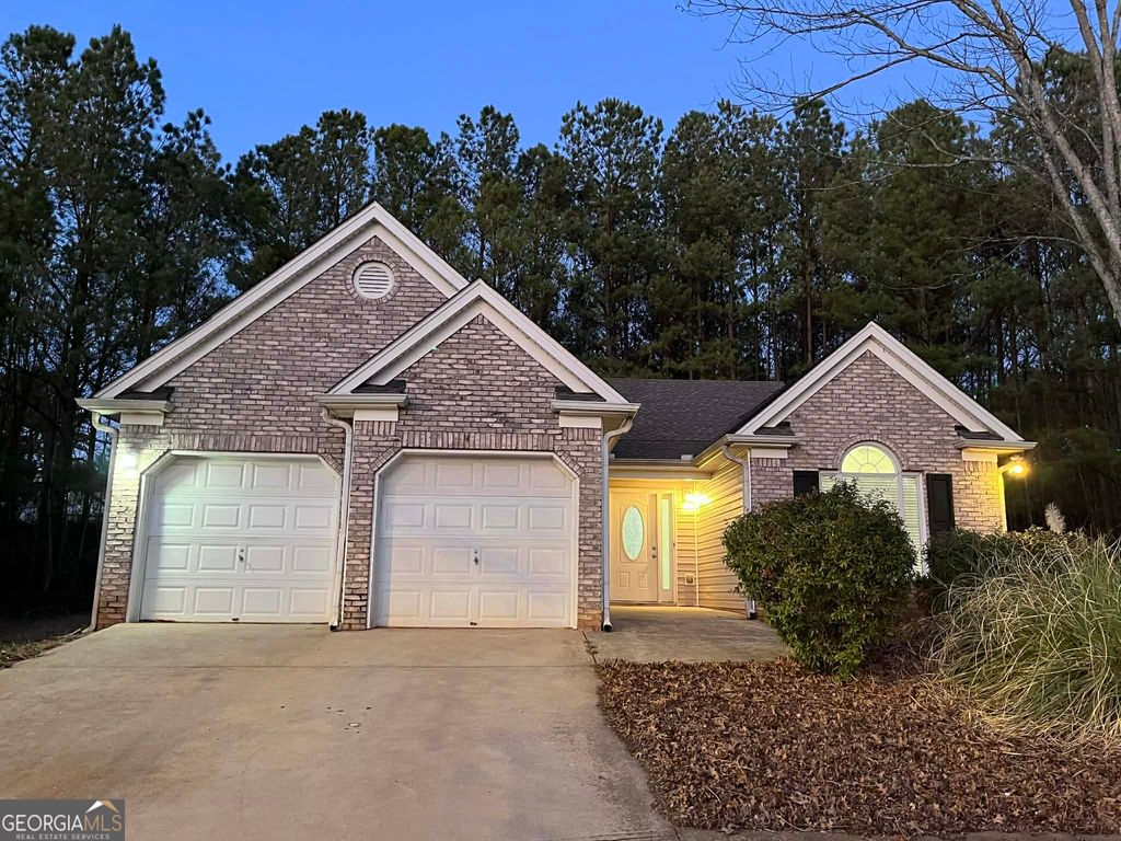 Photo of 2400 Miller Oaks Circle, Decatur, GA 30035 (MLS # 10713034)