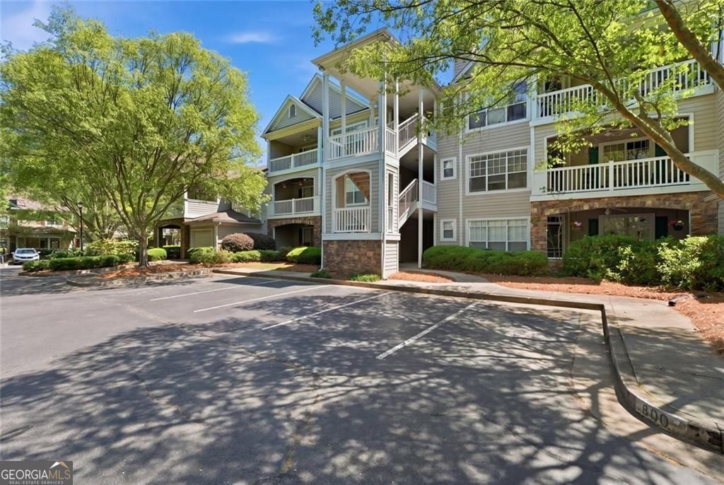 Photo of 826 Sandringham Drive, Alpharetta, GA 30004 (MLS # 10763439)