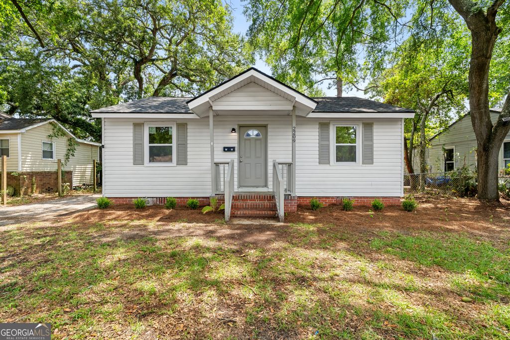 Photo of 2209 New Mexico Street, Savannah, GA 31404 (MLS # 10776246)