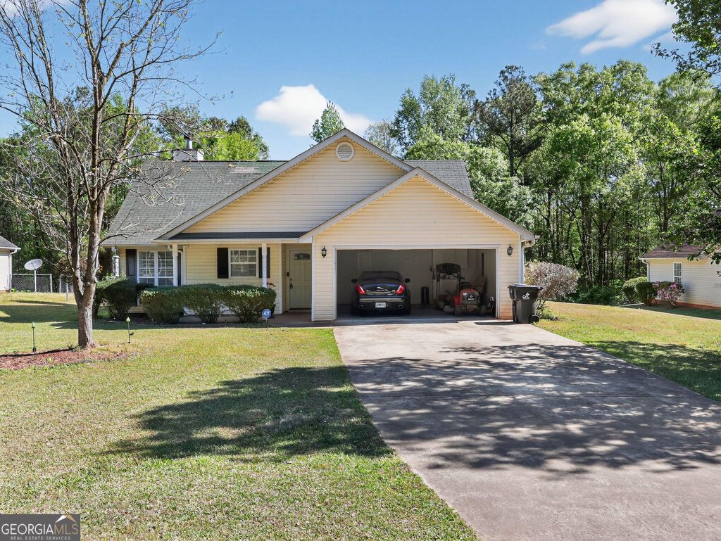 Photo of 335 Colley Street, Grantville, GA 30220 (MLS # 10729054)