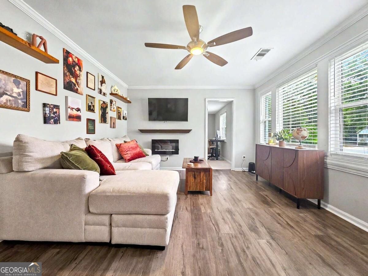 1530 Columbia DR