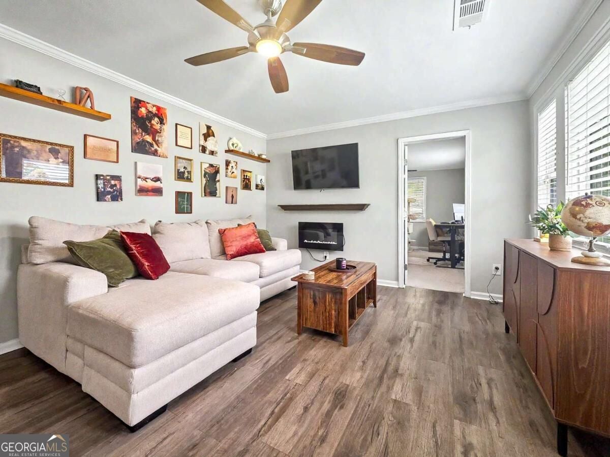 1530 Columbia DR