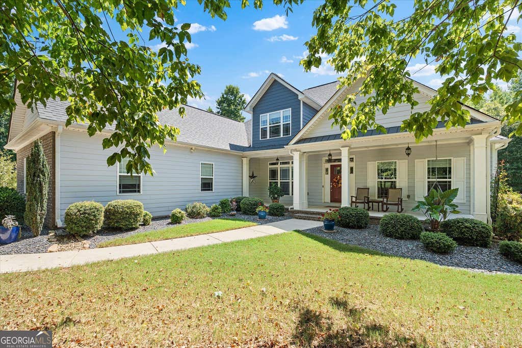 Photo of 212 Overlook Way, Carrollton, GA 30117 (MLS # 10829055)