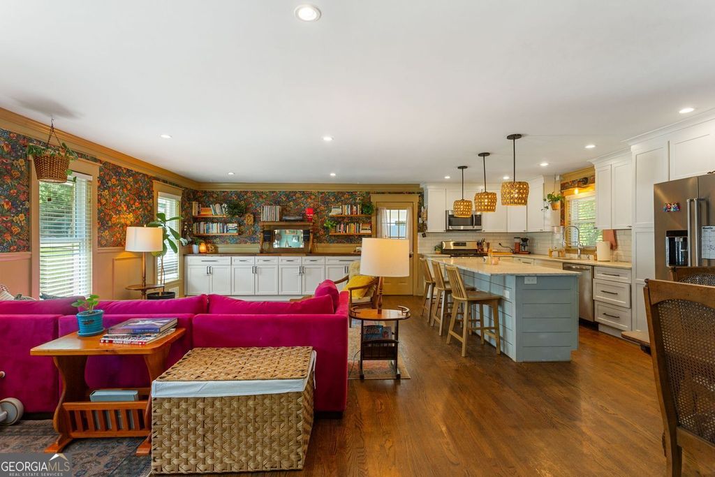 Photo of 1613 Huntington Drive, Marietta, GA 30066 (MLS # 10769145)