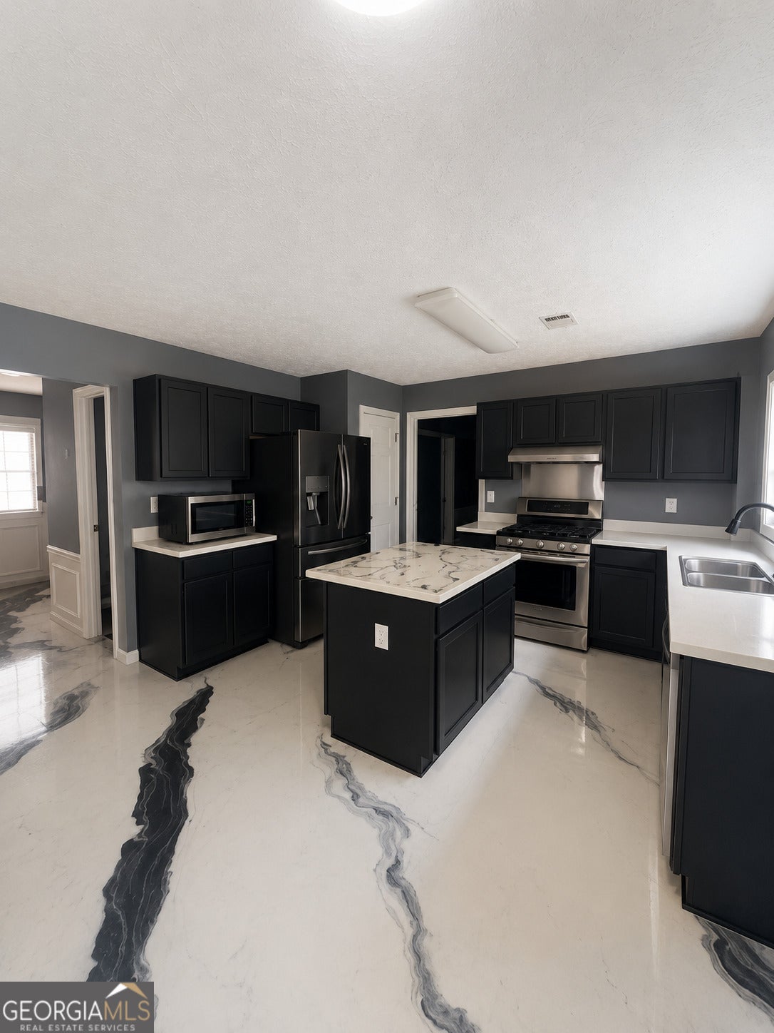 124 Heathrow DR