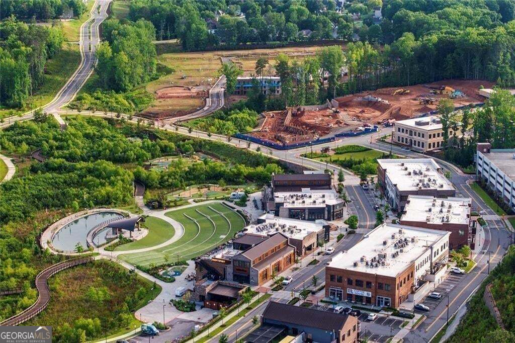 1004 Creekside LN