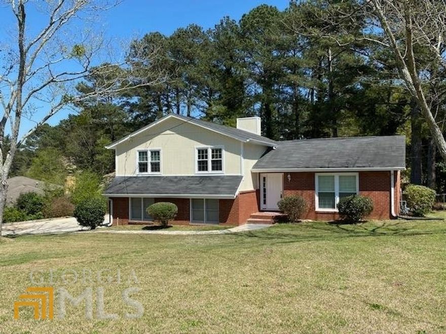 Recently Renovated - MOVE IN READY ! Fresh Exterior and Interior Paint, New Outdoor Gutters, New LVP Flooring, New Bathroom Vanities with Granite Countertops, Updated Kitchen with Granite Countertops - New Stove/Oven with Island Vent Hood, and Fresh Upper Level Carpet. All Stainless Steel Appliances. Large Partially Fenced Backyard Great for Get Togethers Two Car Garage with Large Driveway for Plenty of Parking No HOA. Roof and HVAC is approximately 7 years old. Septic Tank was pumped out and inspected on 05/03/23.