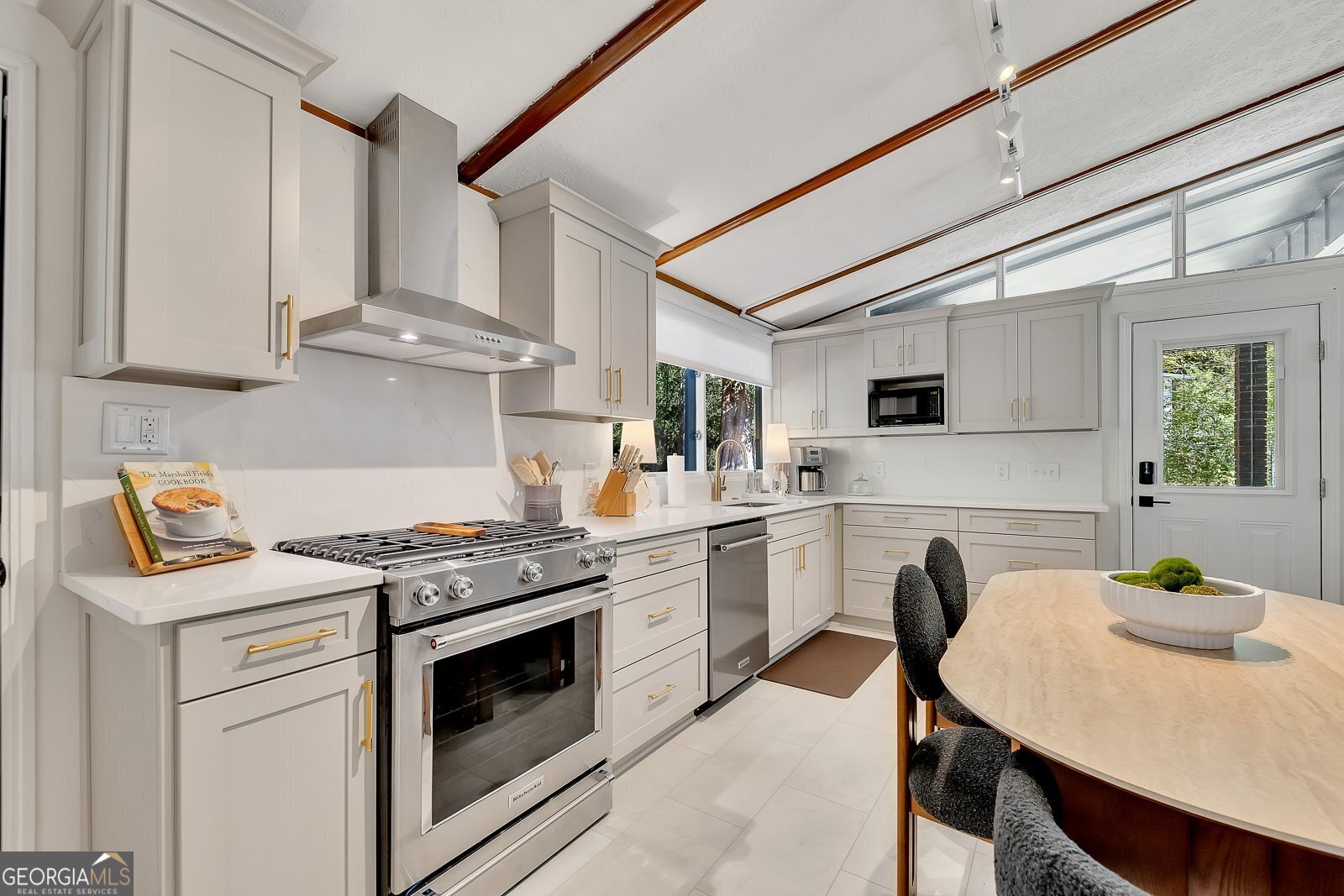 Sherwood Forest - Residential Lease