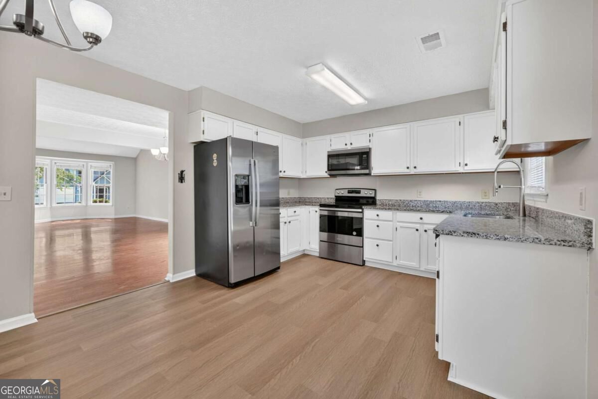12110 Greenmont WALK