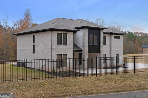 A home in Dacula