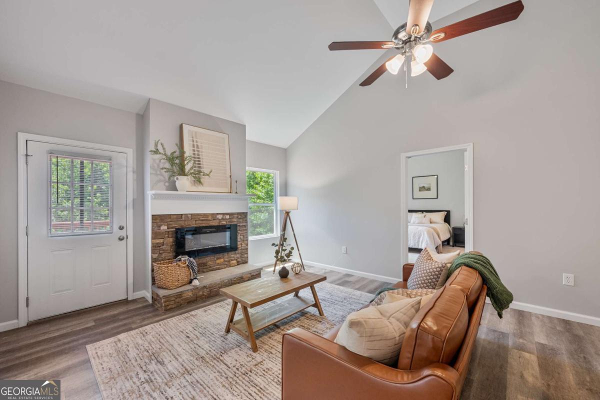 135 Tyrus LN