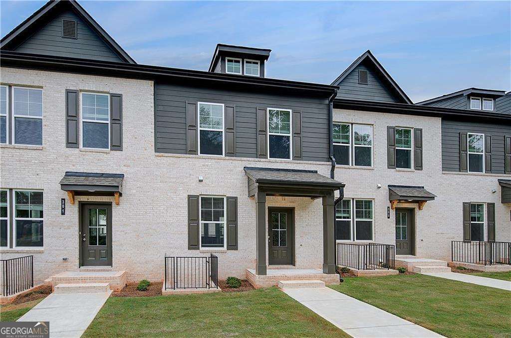 Photo of 315 Daybreak Lane, Newnan, GA 30265 (MLS # 10679888)