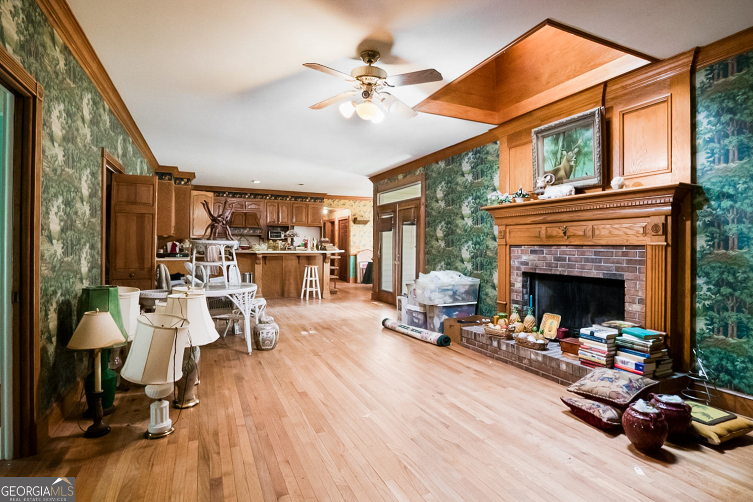 930 E Lake DR