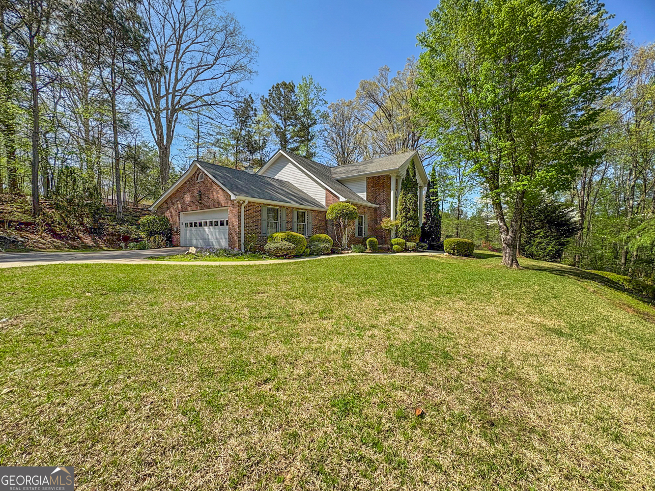 930 E Lake DR