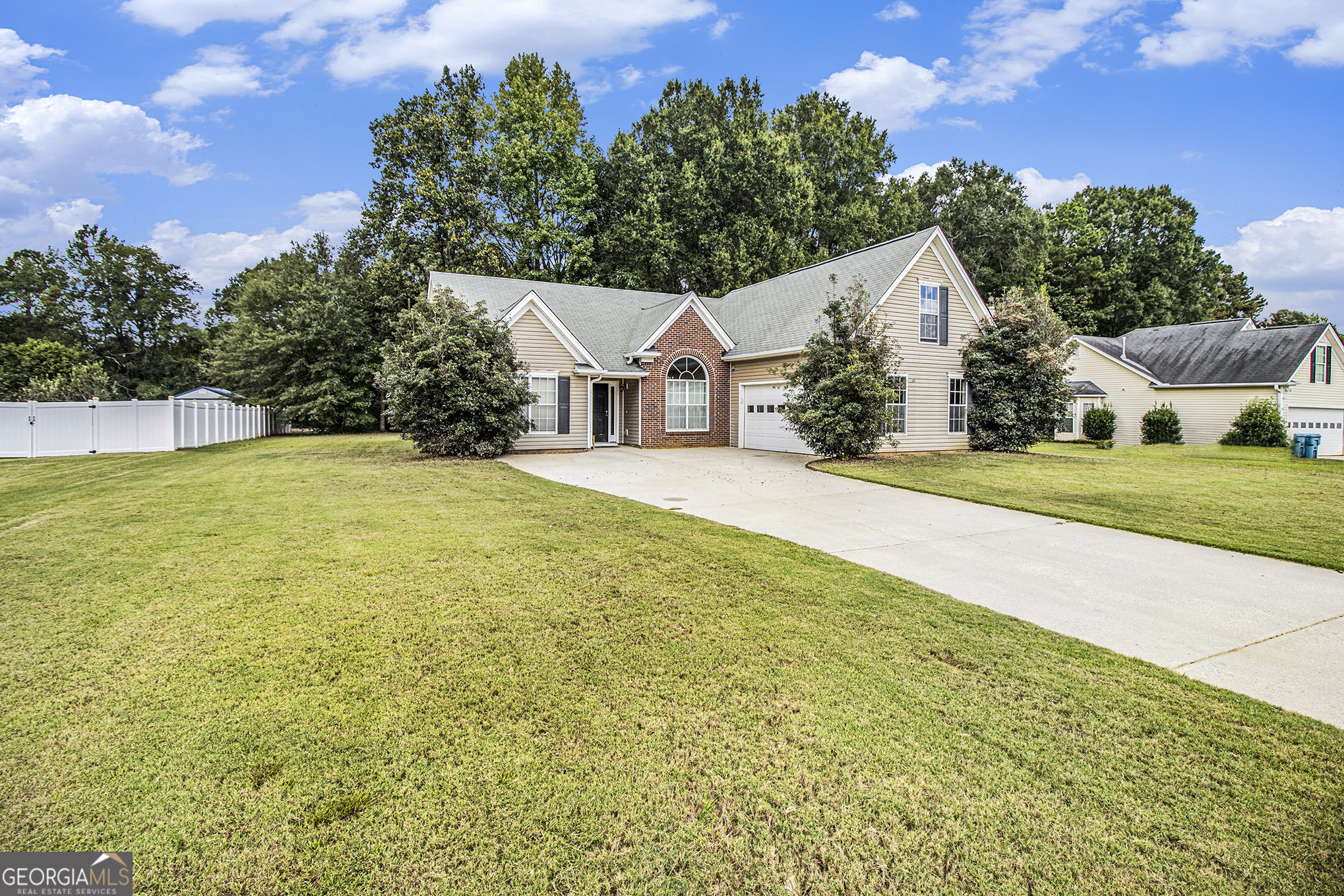 260 Sandstone DR