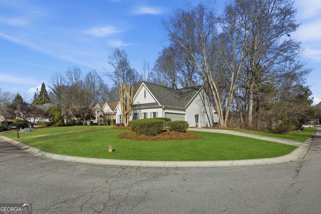 Photo of 5400 Three Lakes Court, Flowery Branch, GA 30542 (MLS # 10662916)