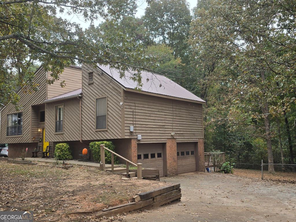 Photo of 4093 Knotty Oak Trail, Douglasville, GA 30135 (MLS # 10692666)