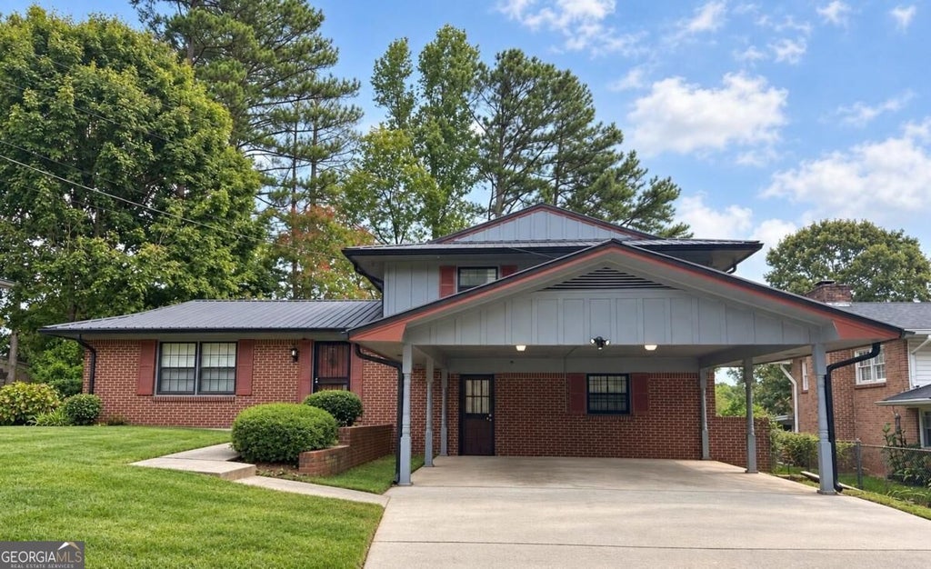 Photo of 1906 Twin Falls Road, Decatur, GA 30032 (MLS # 10880405)