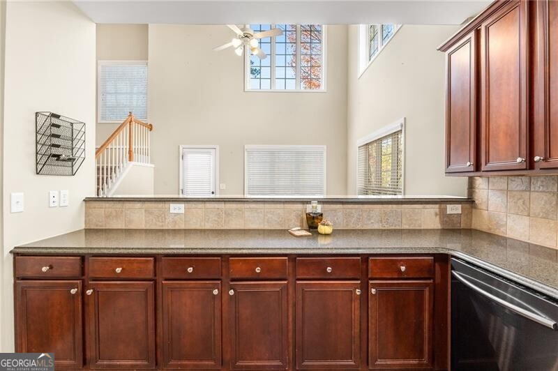 Townhomes at Eastlake Summergrove - Residential