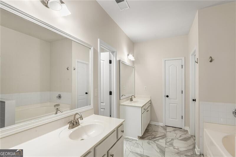 Townhomes at Eastlake Summergrove - Residential