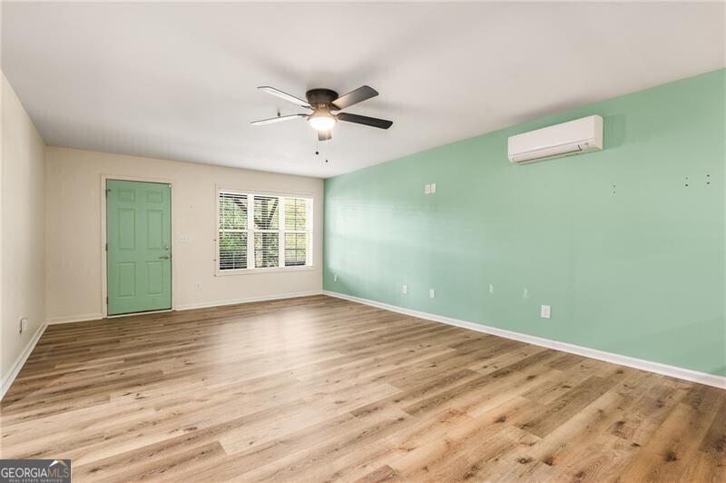 Townhomes at Eastlake Summergrove - Residential