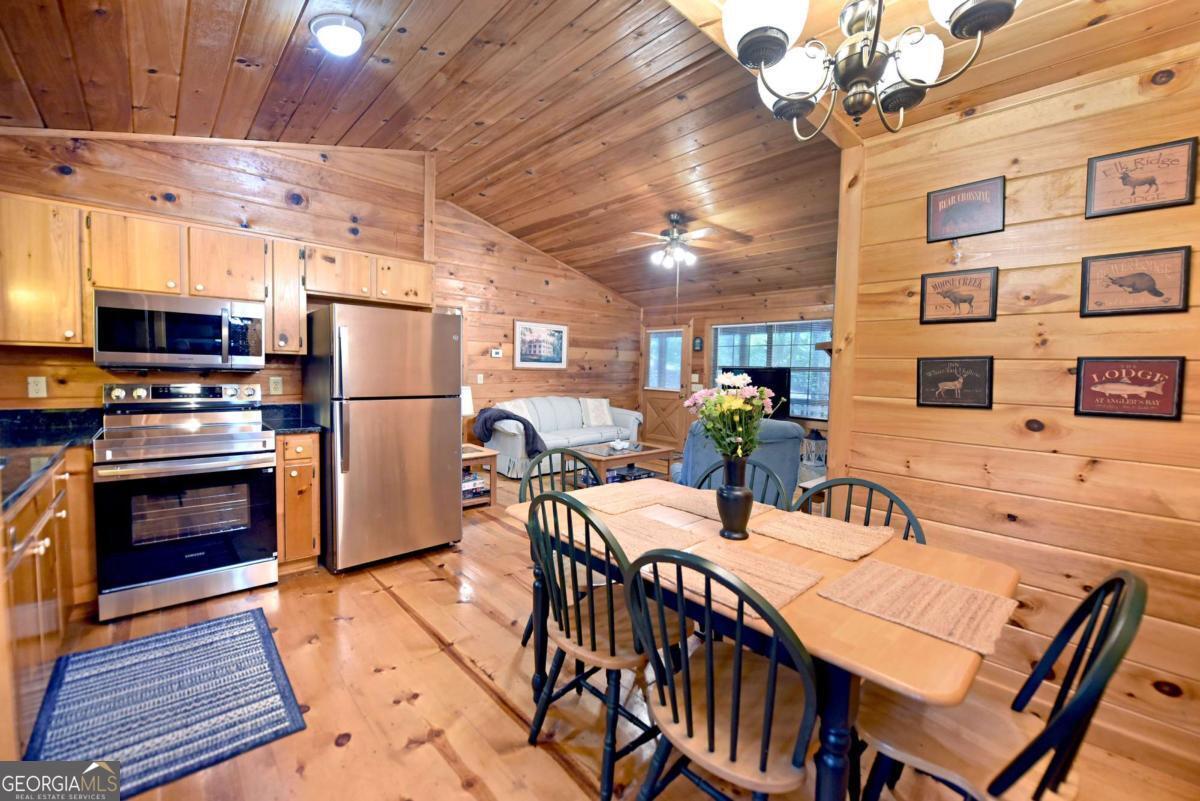 31 Eagle Feather DR