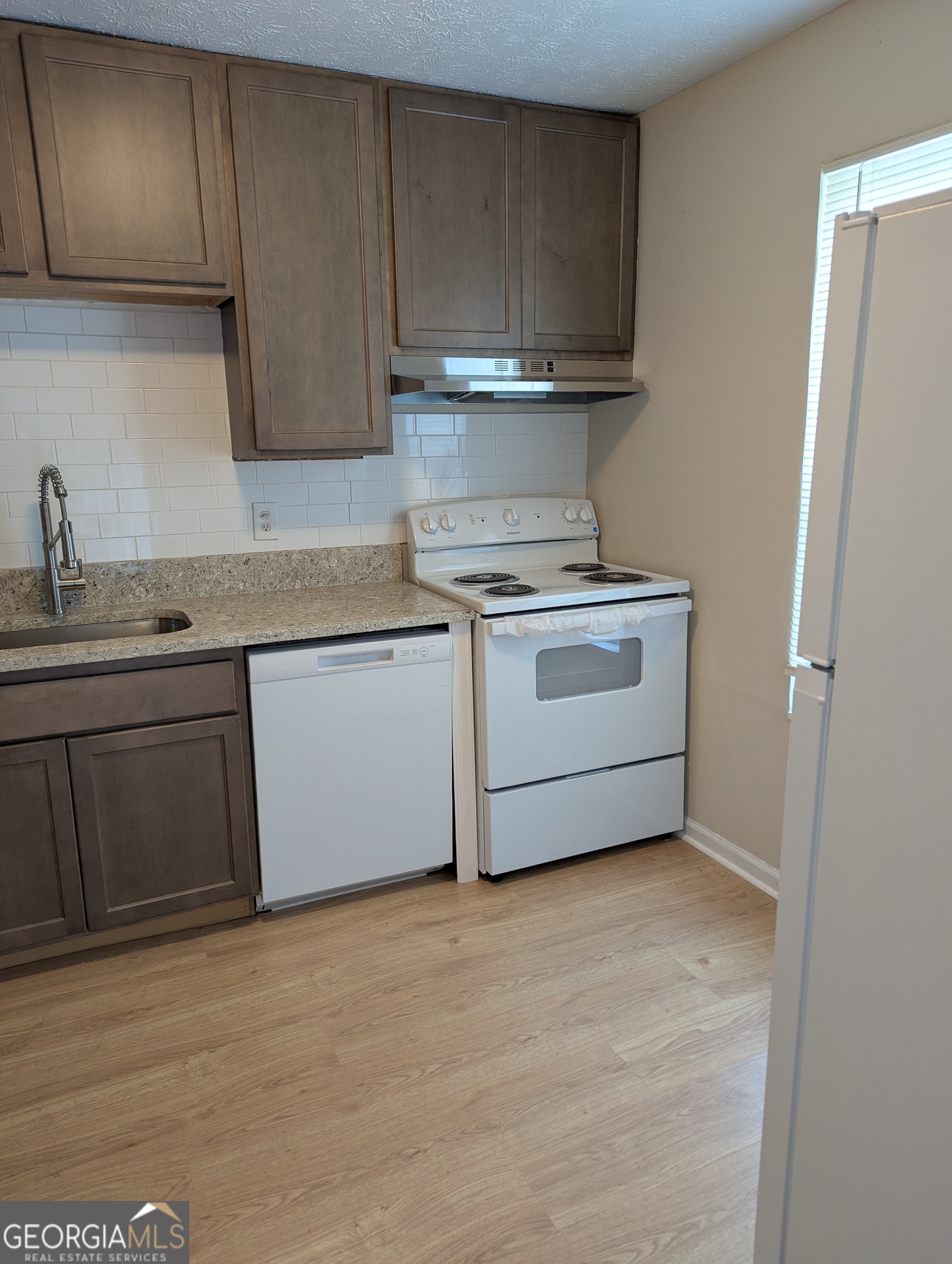 1944 Terri Meyer DR SE