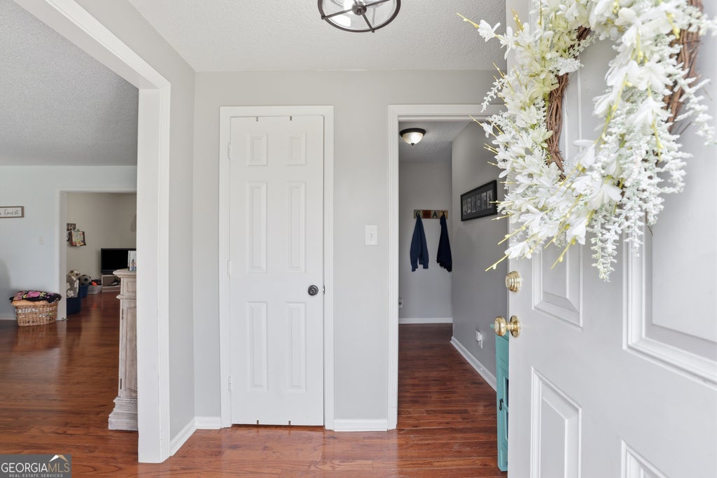 Photo of 18 Foxdale Circle, Toccoa, GA 30577 (MLS # 10784105)