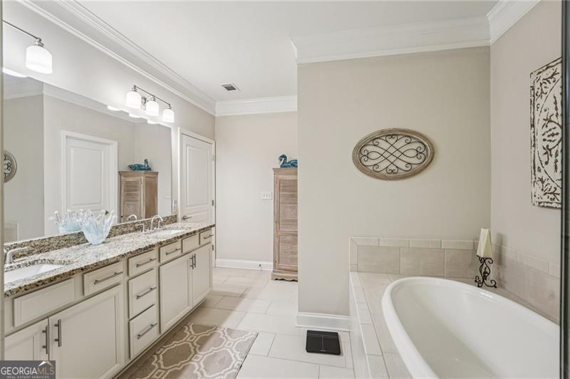 Soleil Laurel Canyon - Residential