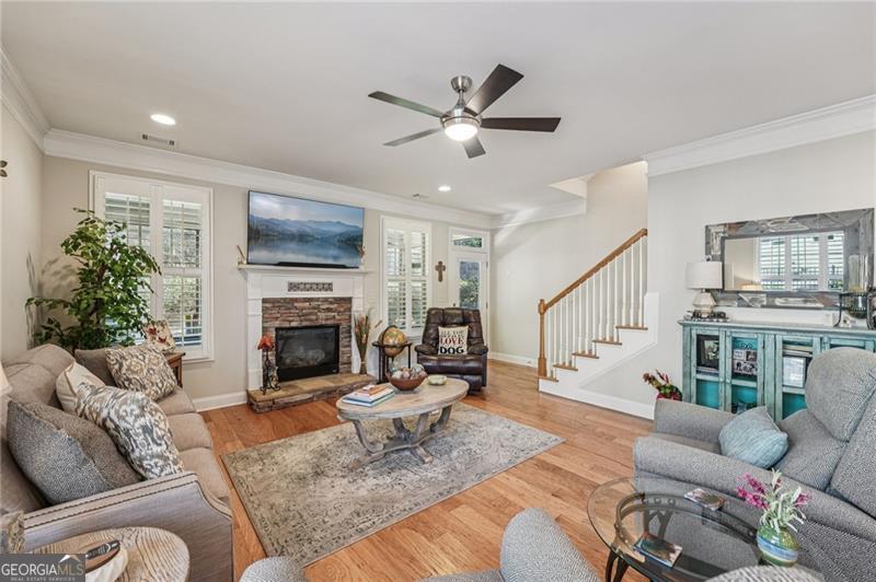 Soleil Laurel Canyon - Residential