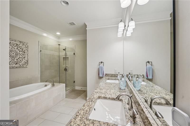 Soleil Laurel Canyon - Residential