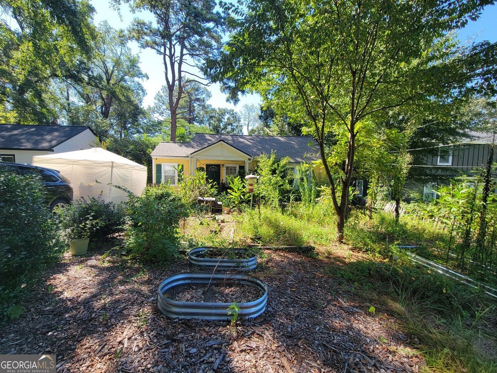 Photo of 2042 Arlington Circle NW, Atlanta, GA 30318 (MLS # 10849534)