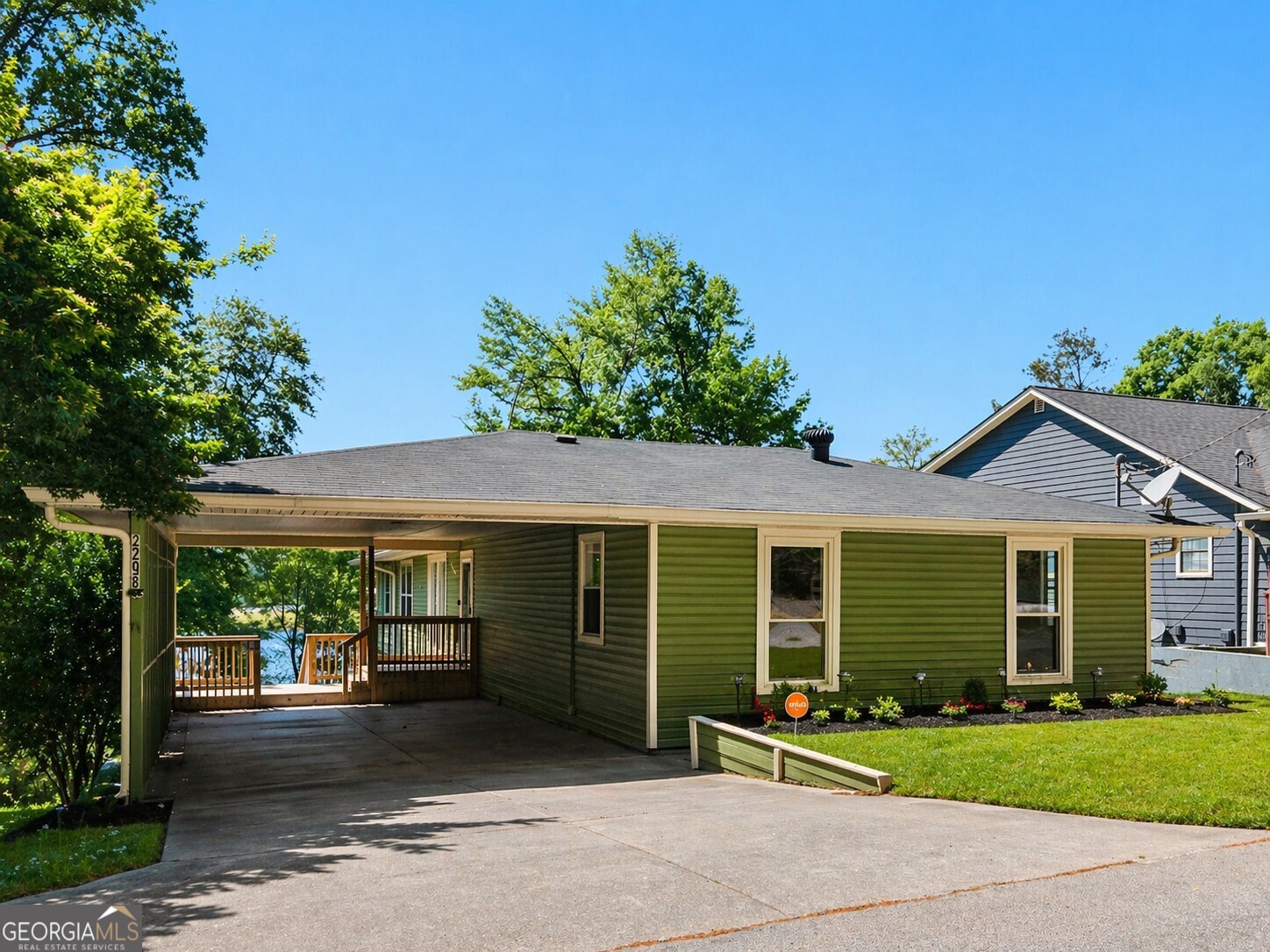 2298 East Lake DR NE