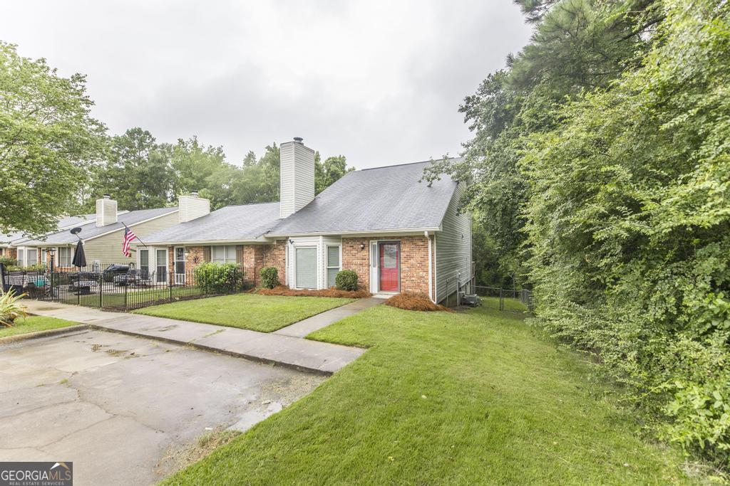 176 N Springs CT