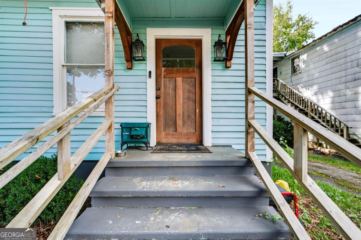 102 N Walnut ST