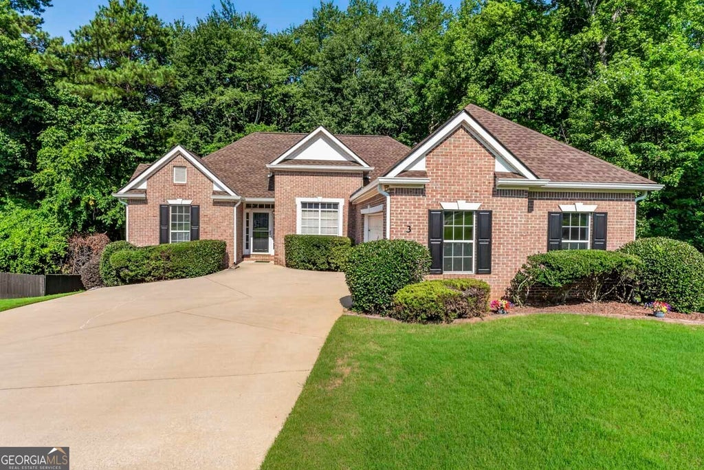 Photo of 3 Kingsbrook Cove, Newnan, GA 30265 (MLS # 10802733)