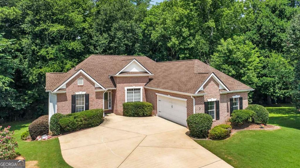 Photo of 3 Kingsbrook Cove, Newnan, GA 30265 (MLS # 10802733)