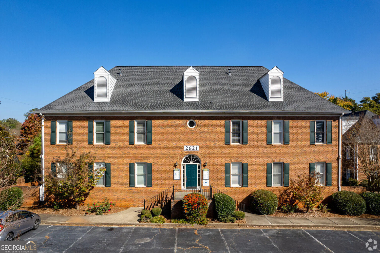 Renovated and well-maintained office suites now available for lease in Marietta. These suites are designed to support your professional growth, with flexible layouts, featuring office lighting, hardwood floors, and neutral paint. Several suites offer built-in shelving and other fixtures. Perfect for a variety of businesses, including Real Estate, Counselors, Attorneys, CPAs, Medical Practices, and Insurance Firms, and more. The current tenants operate businesses such as a medical spa, a freight carrier, and a locksmith service. The landlord is offering a gross lease, covering all expenses, making this an excellent opportunity to grow your business. Nestled in the quiet Williamscraft Office Park right off of Sandy Plains Road, the property provides high visibility with a traffic count of 41,000 vehicles per day. The building features two entrances, handicap accessibility, and 40 parking spots. The location is incredibly convenient, with restaurants within walking distance and nearby access to markets, shops, and gyms. It also offers easy access to I-75, I-575, Town Center, Kennesaw Wellstar, and Marietta Square. Suite 202, approximately 1,329 square feet, includes five offices, a lobby, and a kitchenette area. Bathrooms are shared on each floor. Additional available suites range from 150 to 5317 square feet, with private office options available.