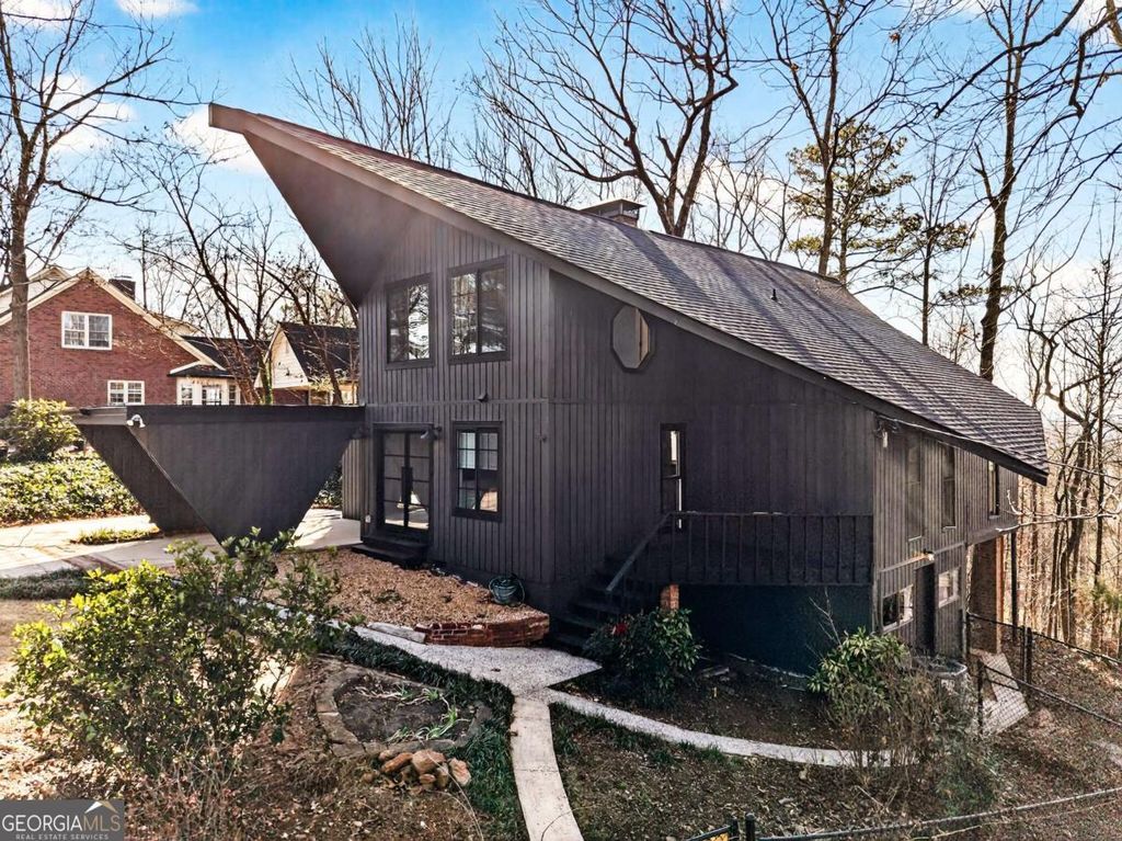 Photo of 556 Embry Lane, Marietta, GA 30066 (MLS # 10678522)