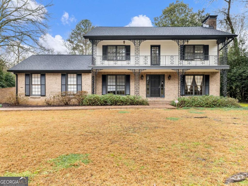 Photo of 955 Landmark Drive, Atlanta, GA 30342 (MLS # 10691779)