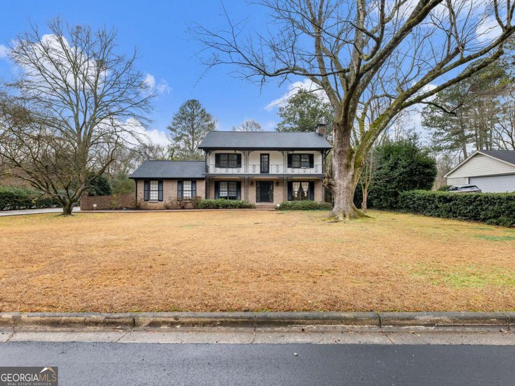 Photo of 955 Landmark Drive, Atlanta, GA 30342 (MLS # 10691779)