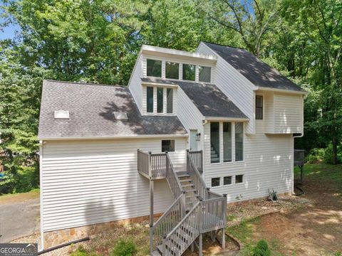 Photo of 4528 Lashley Court NE, Marietta, GA 30068 (MLS # 10609939)