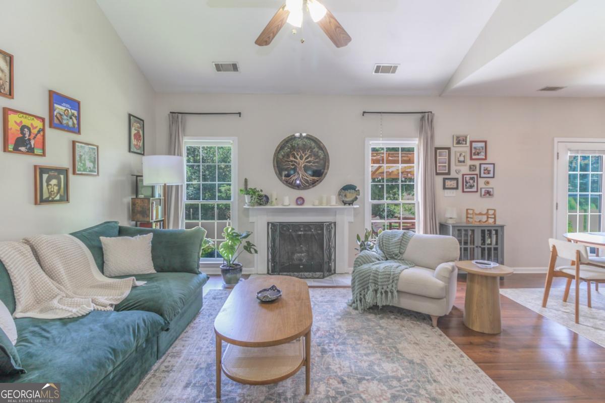 225 Camelot DR