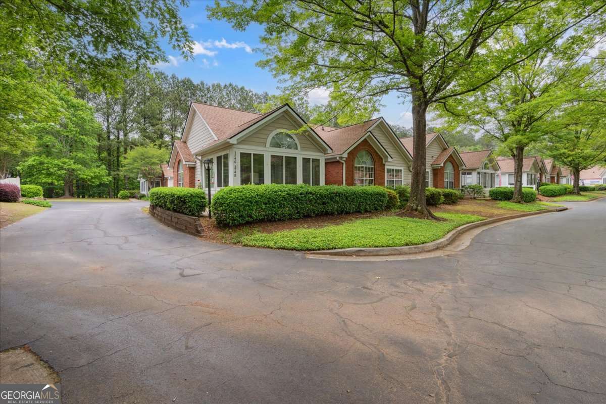 3746 Vineyards Lake CIR NW U6