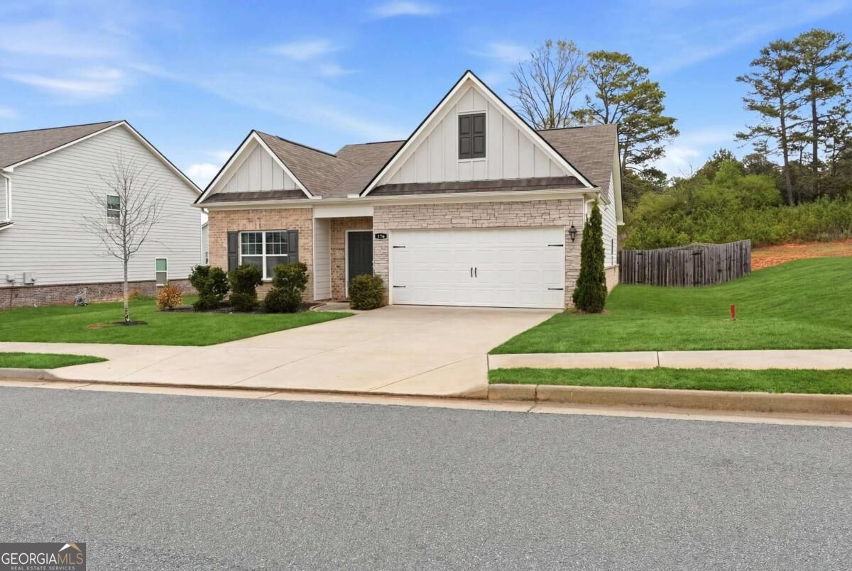 176 Innis Brook CIR