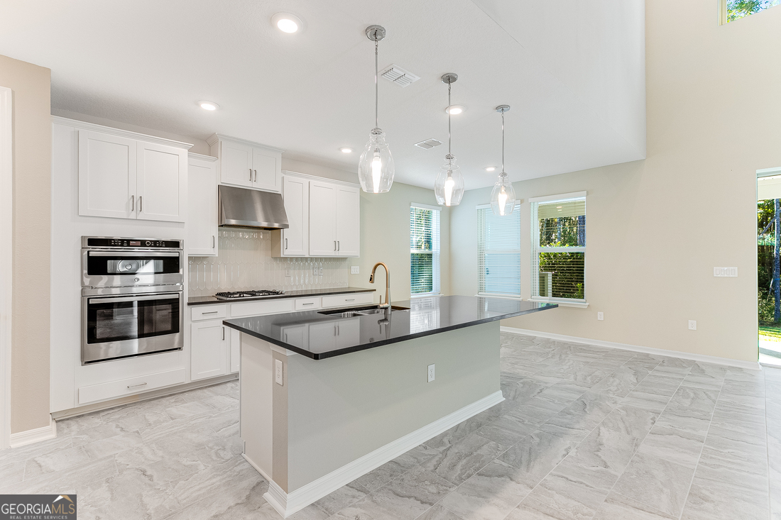 212 Angler LN