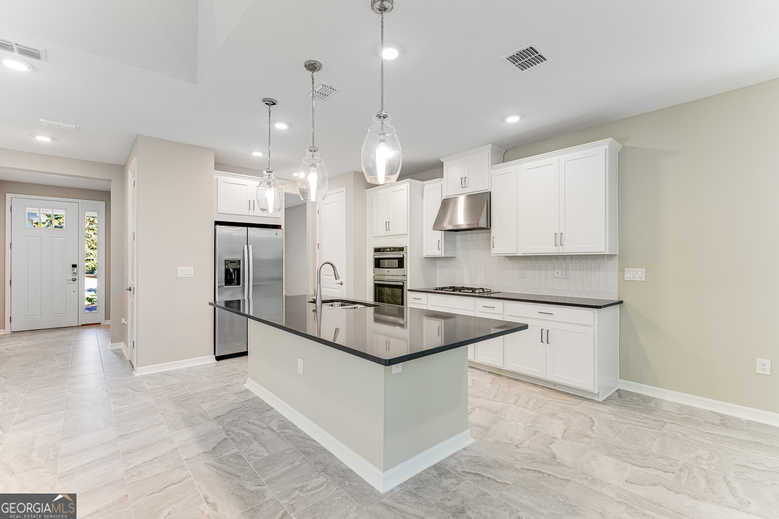 212 Angler LN