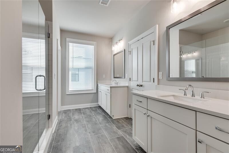 Alpharetta, Georgia 30009, United States, 4 Bedrooms Bedrooms, ,4 BathroomsBathrooms,Residential,Pending,49780