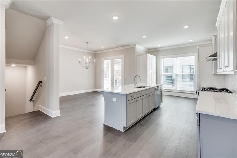 Alpharetta, Georgia 30009, United States, 4 Bedrooms Bedrooms, ,4 BathroomsBathrooms,Residential,Pending,49780